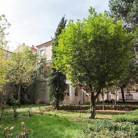 Residencia Zeta Hotel